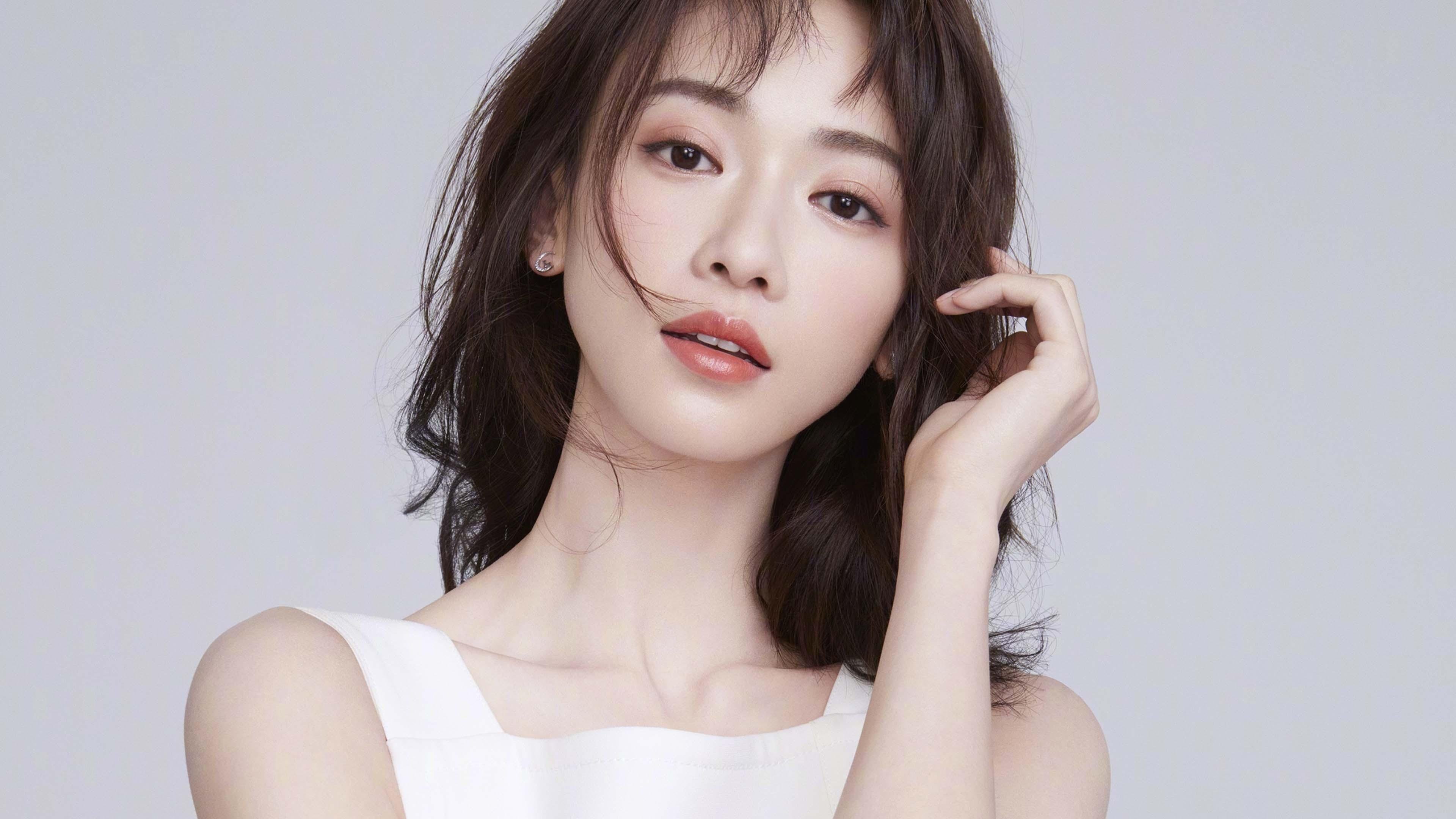 熊猫体育在线官网-莱谢恩·卡萨斯赛后分享备赛心得，萨拉·莱恩