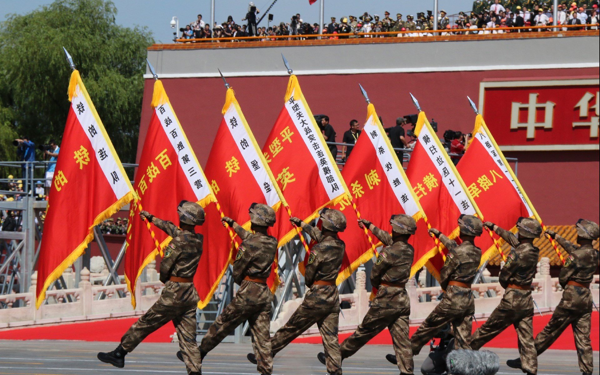 麦肯齐：用灵动的步伐和迅猛的速度，他为全黑队打开了更多进攻空间